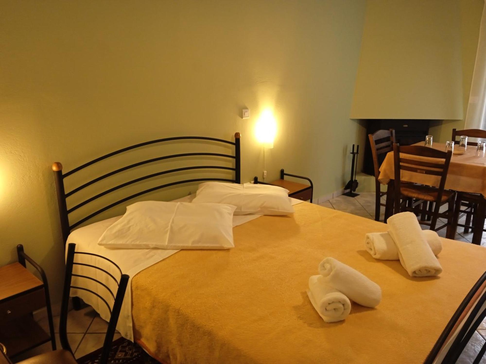Guesthouse Eleftherios Kalavryta Exterior photo